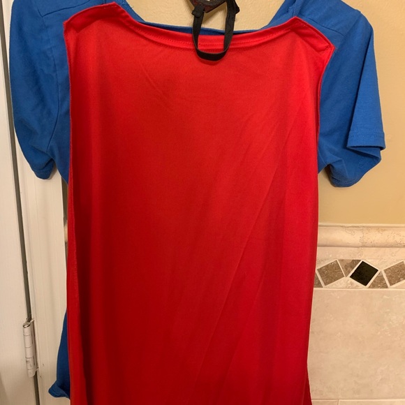 Supergirl T shirt - Picture 2 of 3